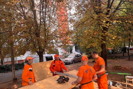 В Київському районі оперативно ліквідовують наслідки ворожої атаки (фото) В Київському районі оперативно ліквідовують наслідки ворожої атаки (фото)