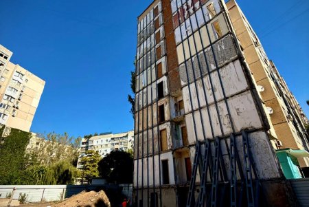 Мер Одеси проінспектував відновлення будинку на вул. Князя Володимира Великого (фото, відео)