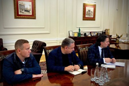 Мер Одеси провів нараду щодо демонтажу тимчасових споруд в Одеському зоопарку (фото)