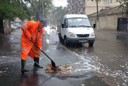 У звʼязку з негодою в Одесі змінено маршрути електротранспорту (фото) 