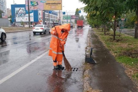 У звʼязку з негодою в Одесі змінено маршрути електротранспорту (фото) 