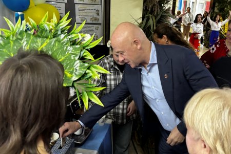 Мэр Одессы проинспектировал восстановление гимназии №125 (фото)