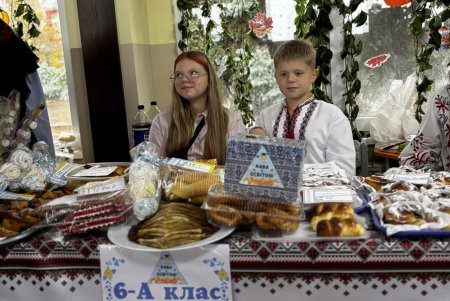 Мэр Одессы проинспектировал восстановление гимназии №125 (фото)