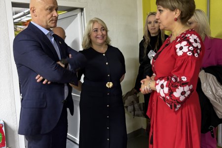 Мэр Одессы проинспектировал восстановление гимназии №125 (фото)