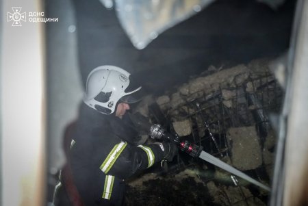 Вночі ворог завдав масованого удару по Одесі: є постраждалі (фото)