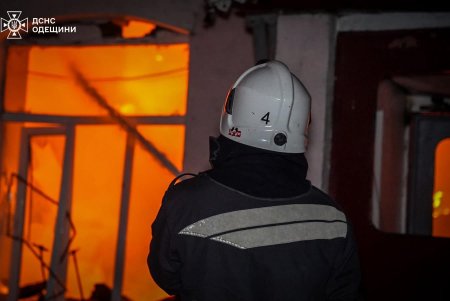 Вночі ворог завдав масованого удару по Одесі: є постраждалі (фото)