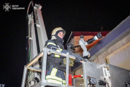 Вночі ворог завдав масованого удару по Одесі: є постраждалі (фото)