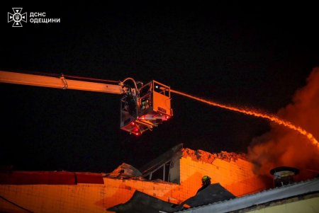 Вночі ворог завдав масованого удару по Одесі: є постраждалі (фото)