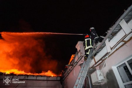 Вночі ворог завдав масованого удару по Одесі: є постраждалі (фото)