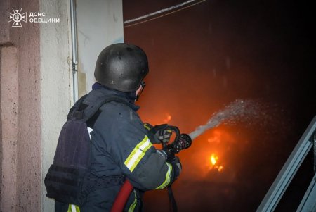 Вночі ворог завдав масованого удару по Одесі: є постраждалі (фото)