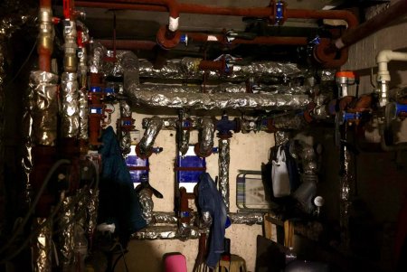 У будинку на проспекті Князя Ярослава Мудрого, 32 поступово відновлюють системи життєзабезпечення (фото) У будинку на проспекті Князя Ярослава Мудрого, 32 поступово відновлюють системи життєзабезпечення (фото)