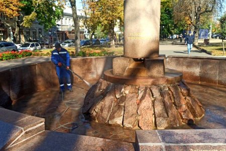 В Одесі тривають роботи з консервації фонтанів на зимовий період (фото)