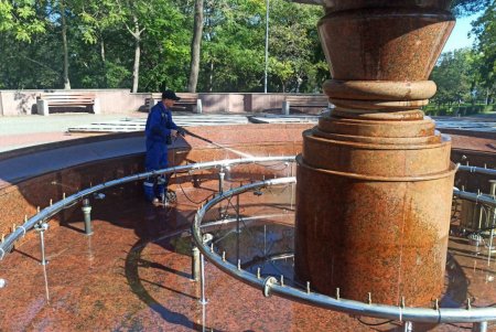В Одесі тривають роботи з консервації фонтанів на зимовий період (фото)