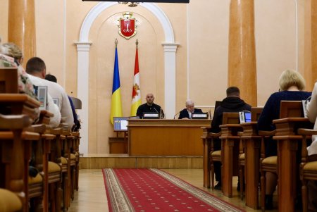 Виконком підтримав тимчасовий порядок меж територій прибирання багатоквартирних будинків (фото)