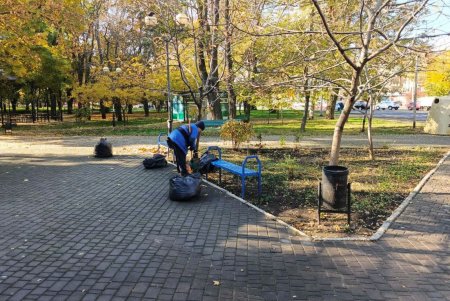 Комунальники проводять технологічне обслуговування устаткування бюветів (фото)