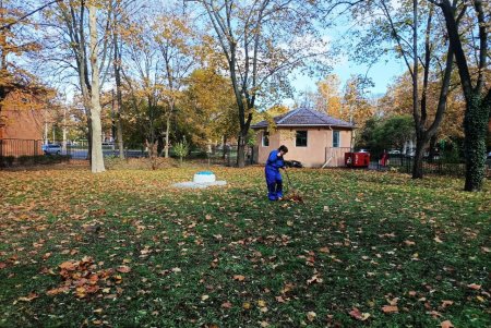 Комунальники проводять технологічне обслуговування устаткування бюветів (фото)