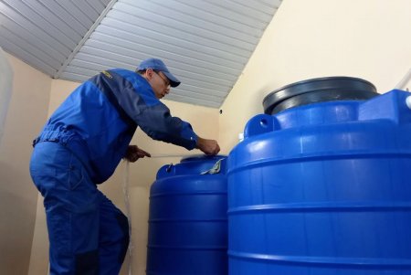 Комунальники проводять технологічне обслуговування устаткування бюветів (фото)