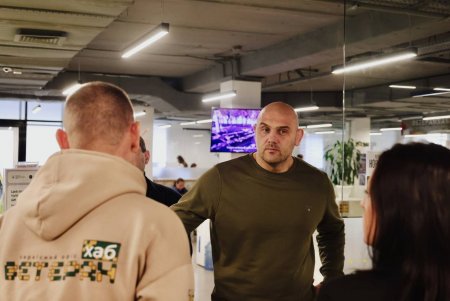 Начальник Одеської військової адміністрації ознайомився з роботою офісу «Хаб Ветеран» (фото)