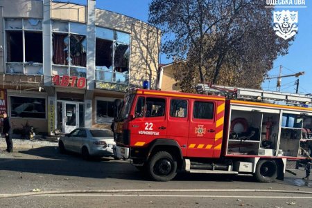 Сьогодні зранку ворог цинічно атакував ударними дронами місцевий ринок у Чорноморську. 