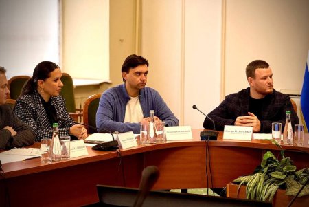 В Одесі провели зустріч зі стівідорними компаніями і керівництвом порту (фото) В Одесі провели зустріч зі стівідорними компаніями і керівництвом порту (фото)