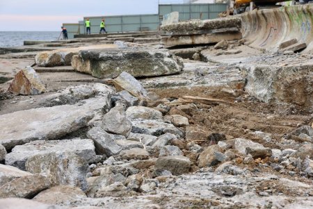 В Одесі проводять капремонт морської частини Новоаркадійського колектору (фото)