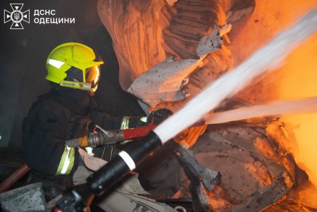 Вночі Одеса знову зазнала інтенсивної атаки ворожих безпілотників (фото)