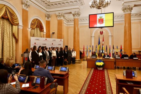 В Одесі привітали працівників місцевого самоврядування та вручили почесні нагороди (фото)