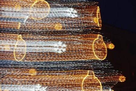 Головна ялинка засяяла в центрі Одеси (фото)