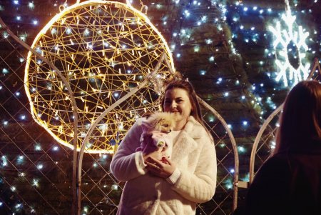 Головна ялинка засяяла в центрі Одеси (фото)