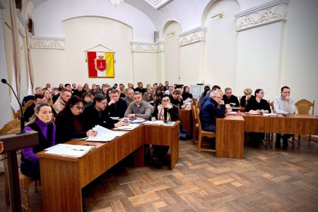 Апаратна нарада в Одесі: обговорення важливих питань і ключові рішення (фото) Апаратна нарада в Одесі: обговорення важливих питань і ключові рішення (фото)