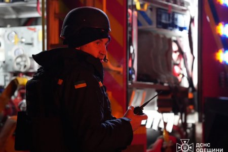 В Одесі ліквідовують наслідки атаки (фото) В Одесі ліквідовують наслідки атаки (фото)