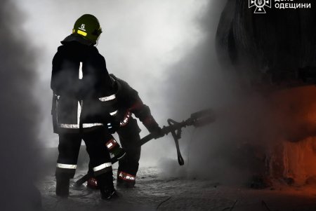 В Одесі ліквідовують наслідки атаки (фото) В Одесі ліквідовують наслідки атаки (фото)