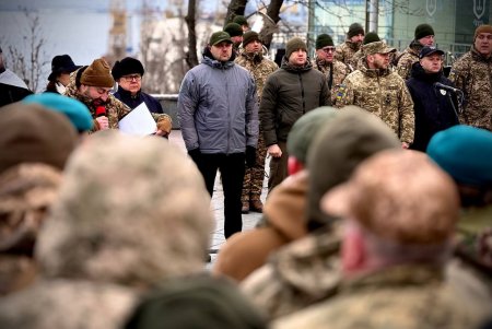 На Потьомкінських сходах в Одесі розгорнули величезний Прапор надії (фото, відео)