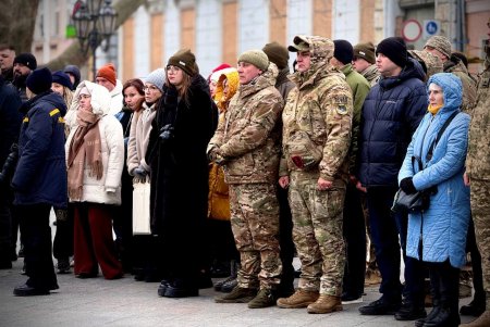 На Потьомкінських сходах в Одесі розгорнули величезний Прапор надії (фото, відео)