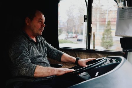 Автобуси, надані іншими громадами, проходять обкатку маршрутами Одеси (фото, відео)