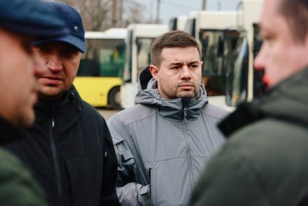 Автобуси, надані іншими громадами, проходять обкатку маршрутами Одеси (фото, відео)