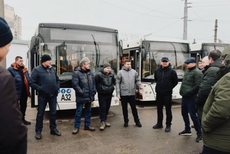 Автобуси, надані іншими громадами, проходять обкатку маршрутами Одеси (фото, відео)