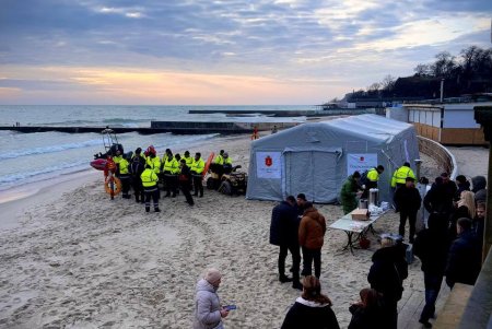 Традиційні водохресні купання провели в Одесі (фото, відео)