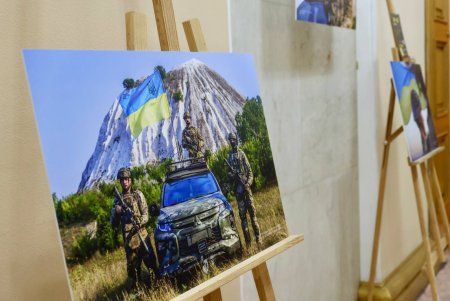 До Дня Соборності в одеській мерії відкрили виставку (фото) До Дня Соборності в одеській мерії відкрили виставку (фото)