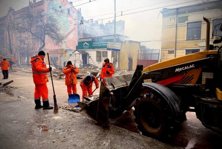 В Одесі ліквідовують наслідки нічної атаки (фото) В Одесі ліквідовують наслідки нічної атаки (фото)