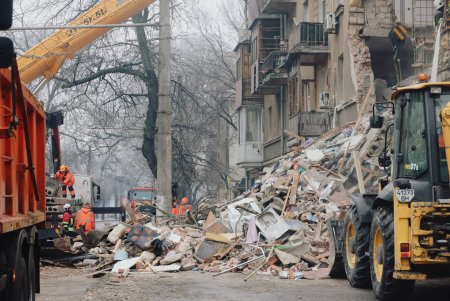 В Одесі ліквідовують наслідки нічної атаки (фото) В Одесі ліквідовують наслідки нічної атаки (фото)