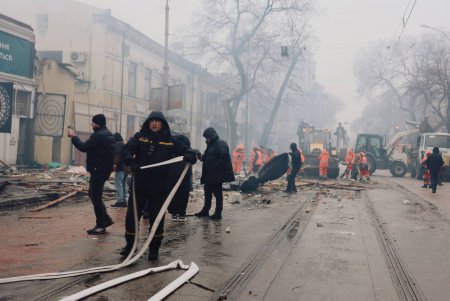 В Одесі ліквідовують наслідки нічної атаки (фото) В Одесі ліквідовують наслідки нічної атаки (фото)