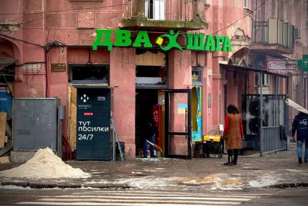 В Одесі ліквідовують наслідки нічної атаки (фото) В Одесі ліквідовують наслідки нічної атаки (фото)