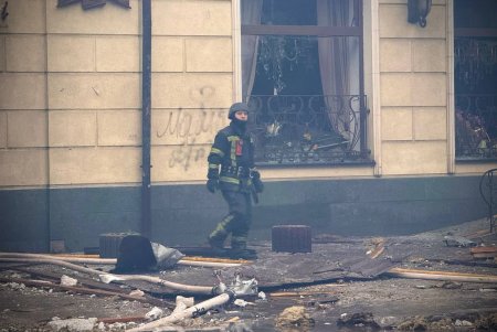 В Одесі ліквідовують наслідки нічної атаки (фото) В Одесі ліквідовують наслідки нічної атаки (фото)