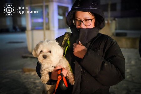 Нічний обстріл Одеси: є загиблий і постраждалі, пошкоджено житлові будинки (фото)