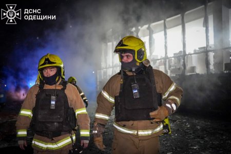 Нічний обстріл Одеси: є загиблий і постраждалі, пошкоджено житлові будинки (фото)