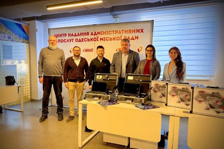 Одеса отримала п’ять мобільних офісів для надання адмінпослуг «на дому» (фото)