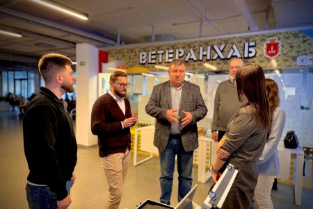 Одеса отримала п’ять мобільних офісів для надання адмінпослуг «на дому» (фото)