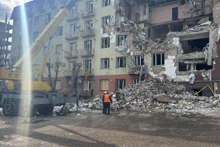 У Київському районі тривають роботи з ліквідації наслідків атаки (фото)