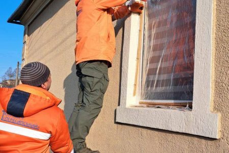 Комунальні служби Одеси оперативно ліквідовують наслідки удару (фото)